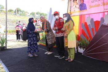 Riana Sari Arinal Kunjungi Lampung Barat dalam Rangka Gerakan Keluarga Pelopor Perubahan dan Pembinaan PKK